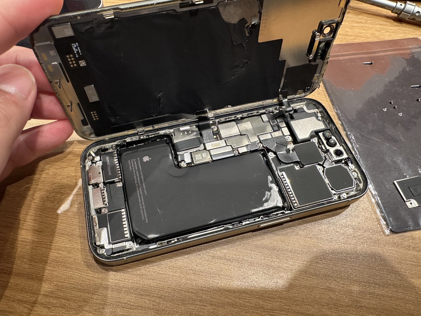 【恵比寿よりご来店】iPhone15Proのバッテリー交換修理をご依頼いただきました！